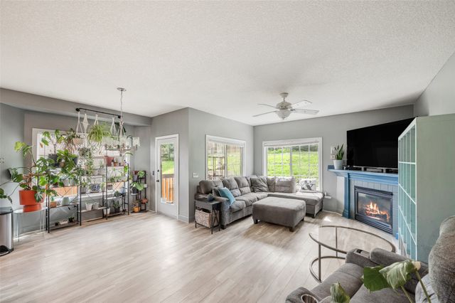 2200 Fountain Crest Drive, Pleasant Hill, IA 50327