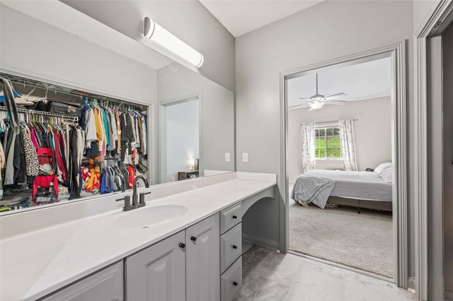 2200 Fountain Crest Drive, Pleasant Hill, IA 50327