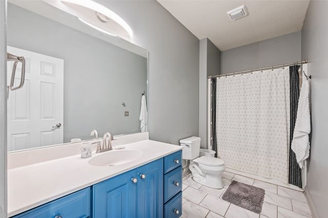2200 Fountain Crest Drive, Pleasant Hill, IA 50327