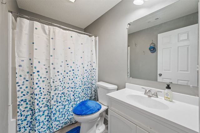 2200 Fountain Crest Drive, Pleasant Hill, IA 50327