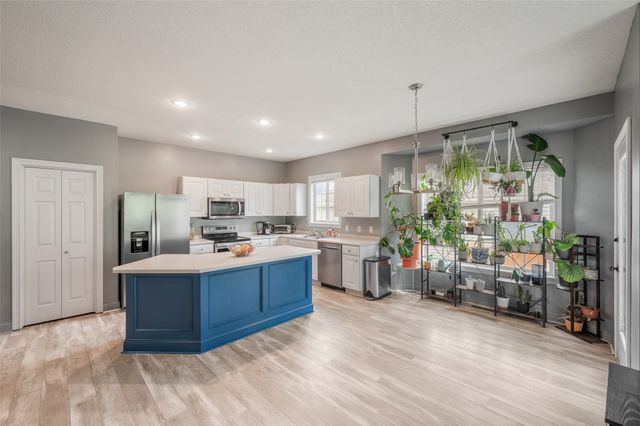 2200 Fountain Crest Drive, Pleasant Hill, IA 50327