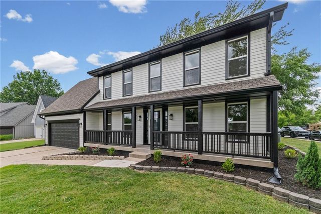 646 NE Saint Andrews Court, Lee's Summit, MO 64064