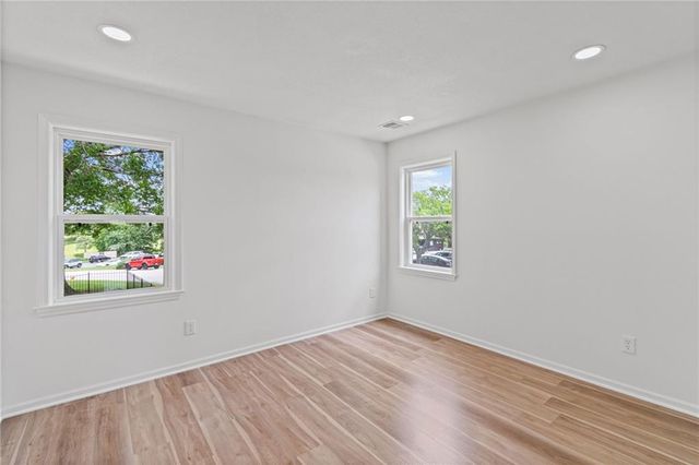 646 NE Saint Andrews Court, Lee's Summit, MO 64064