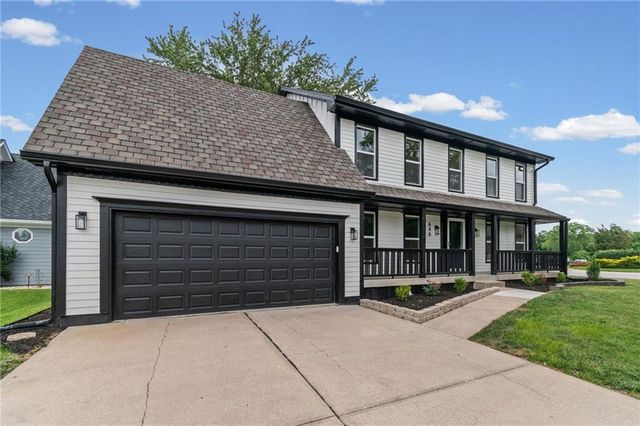 646 NE Saint Andrews Court, Lee's Summit, MO 64064