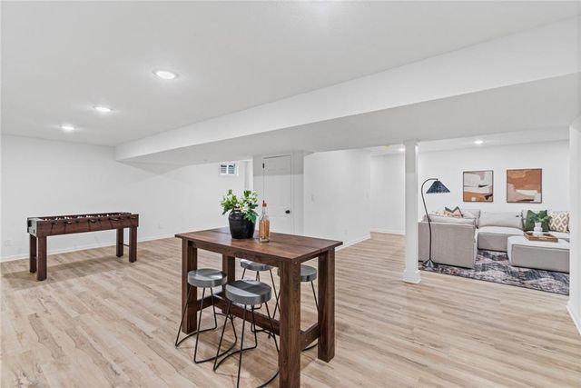 646 NE Saint Andrews Court, Lee's Summit, MO 64064