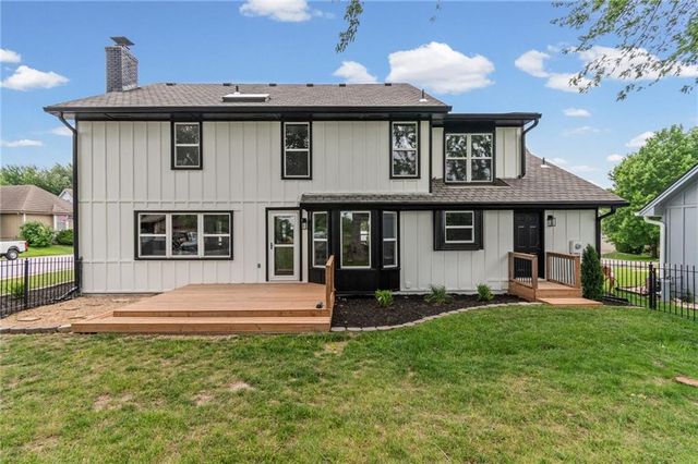 646 NE Saint Andrews Court, Lee's Summit, MO 64064
