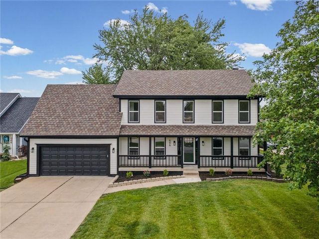 646 NE Saint Andrews Court, Lee's Summit, MO 64064