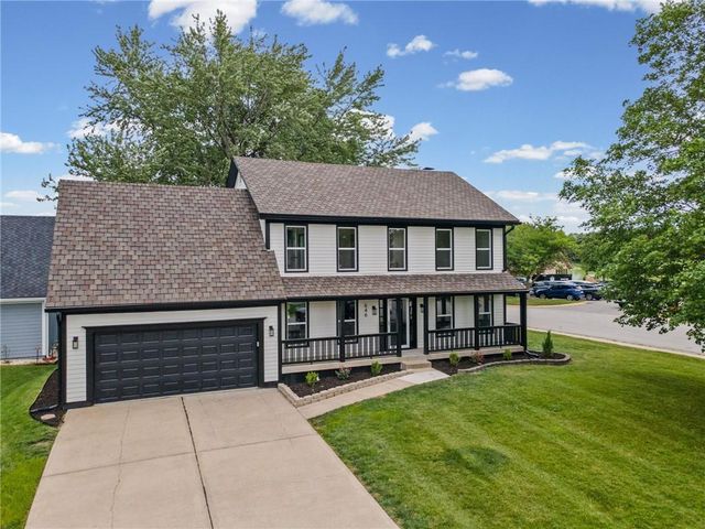 646 NE Saint Andrews Court, Lee's Summit, MO 64064