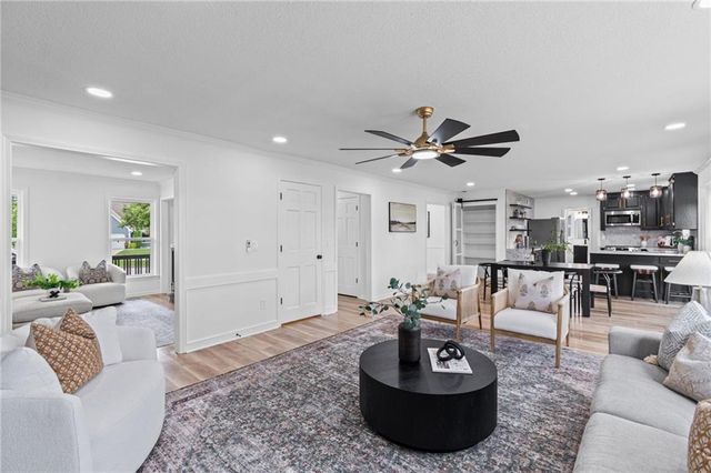 646 NE Saint Andrews Court, Lee's Summit, MO 64064