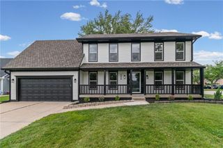 646 NE Saint Andrews Court, Lee's Summit, MO 64064