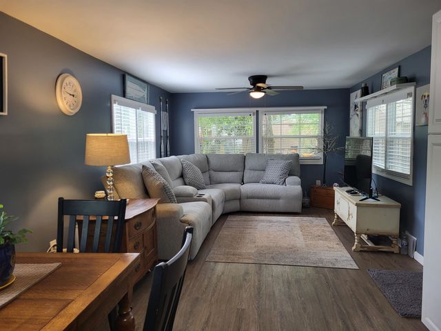 428 East Surfwind Dr., Murrells Inlet, SC 29576