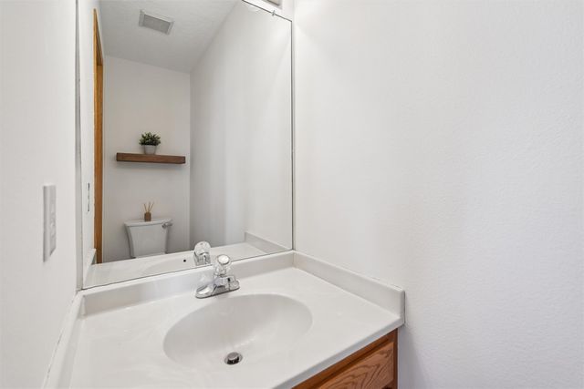 15427 Winston Avenue, Urbandale, IA 50323