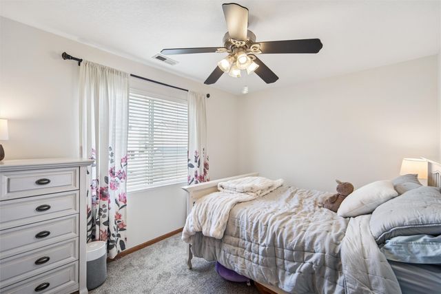 15427 Winston Avenue, Urbandale, IA 50323