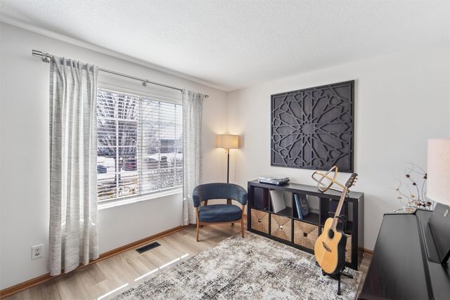 15427 Winston Avenue, Urbandale, IA 50323