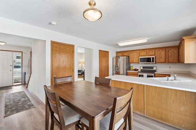 15427 Winston Avenue, Urbandale, IA 50323