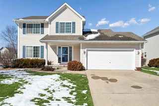 15427 Winston Avenue, Urbandale, IA 50323