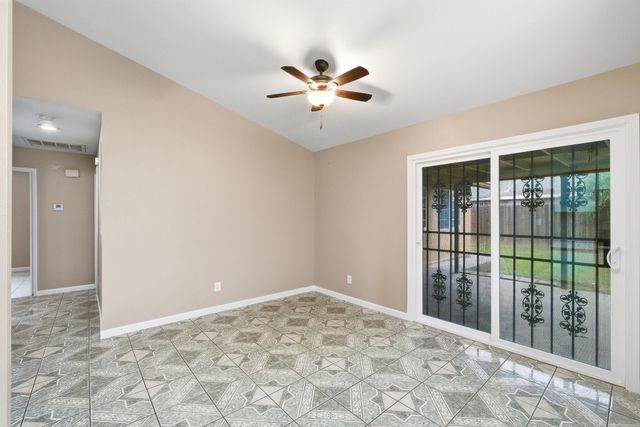 1371 Pepperwood Street, Tulare, CA 93274