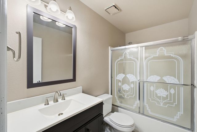 1371 Pepperwood Street, Tulare, CA 93274