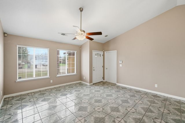 1371 Pepperwood Street, Tulare, CA 93274