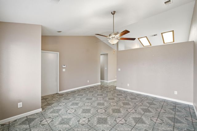 1371 Pepperwood Street, Tulare, CA 93274