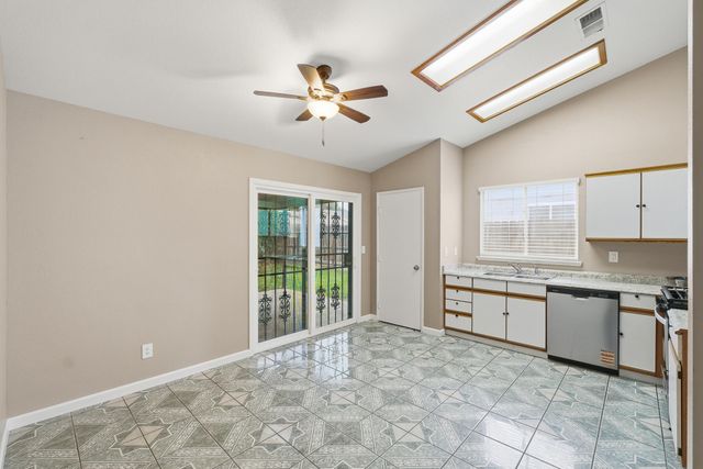 1371 Pepperwood Street, Tulare, CA 93274