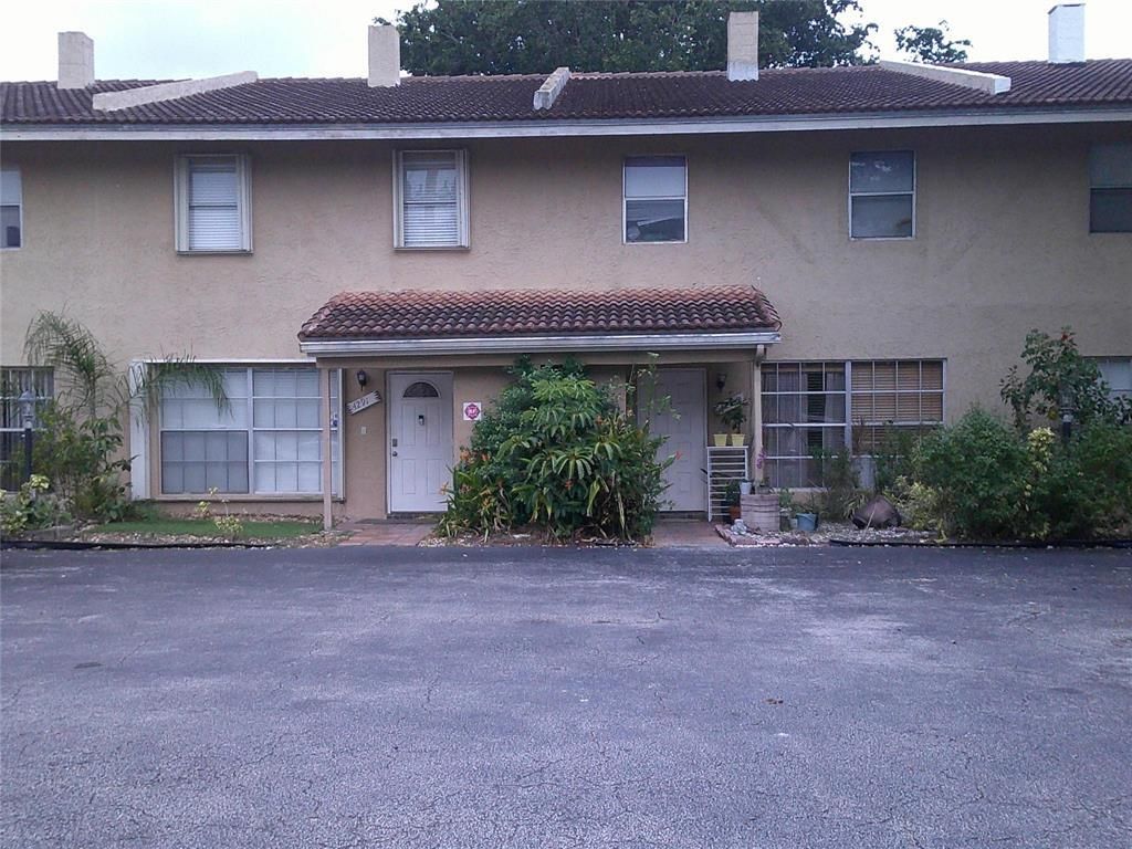 4291 CORAL SPRINGS Drive 3E, Coral Springs, FL 33065