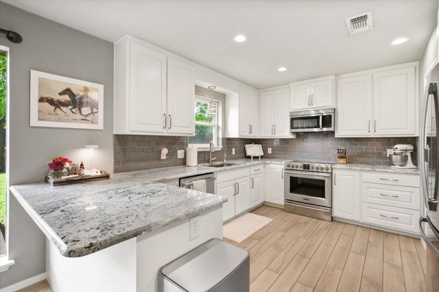 1520 Timbercreek Road, Benbrook, TX 76126