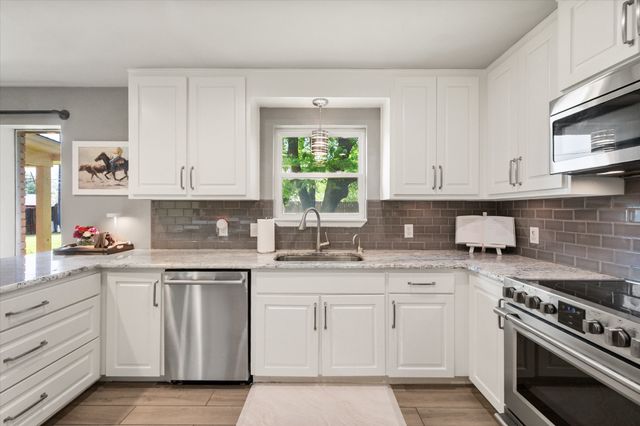 1520 Timbercreek Road, Benbrook, TX 76126