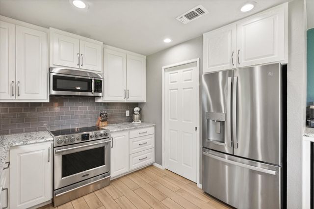 1520 Timbercreek Road, Benbrook, TX 76126