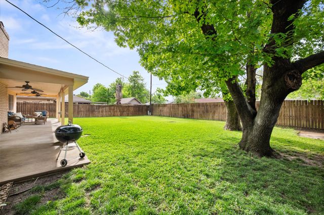 1520 Timbercreek Road, Benbrook, TX 76126
