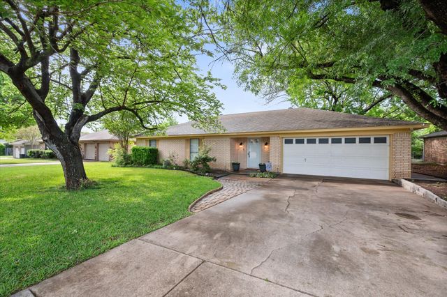 1520 Timbercreek Road, Benbrook, TX 76126