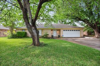 1520 Timbercreek Road, Benbrook, TX 76126