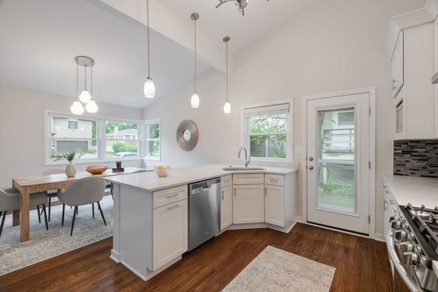 239 Kilpatrick Avenue, Wilmette, IL 60091