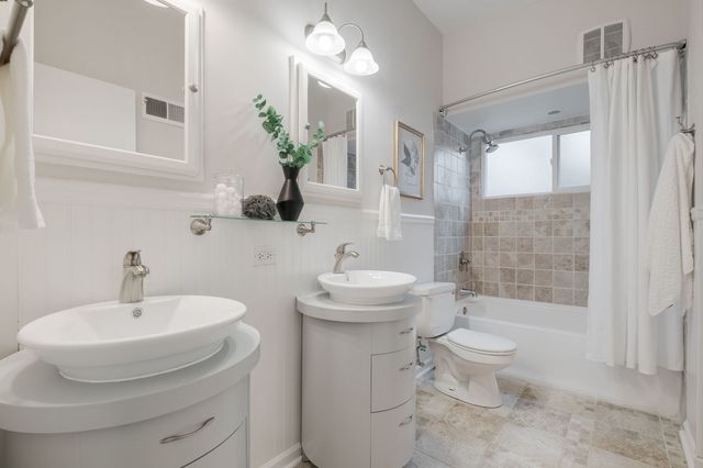239 Kilpatrick Avenue, Wilmette, IL 60091
