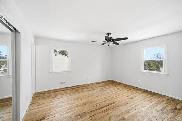 40 Pittsford Way, Nanuet, NY 10954