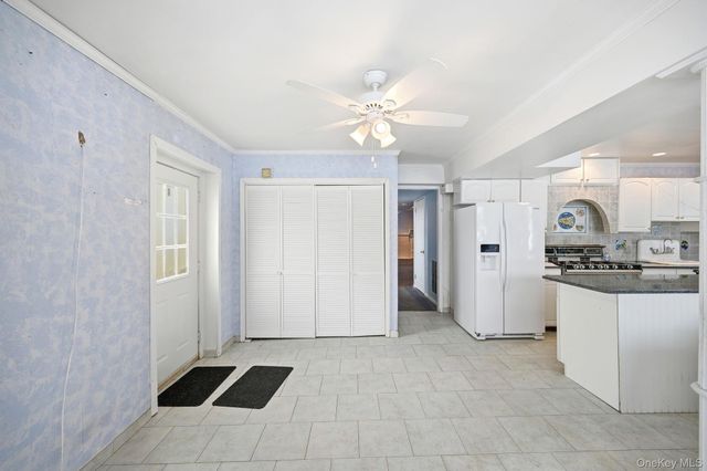 40 Pittsford Way, Nanuet, NY 10954