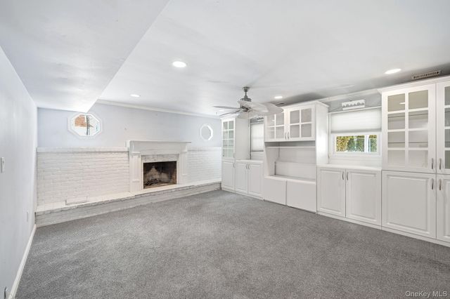 40 Pittsford Way, Nanuet, NY 10954