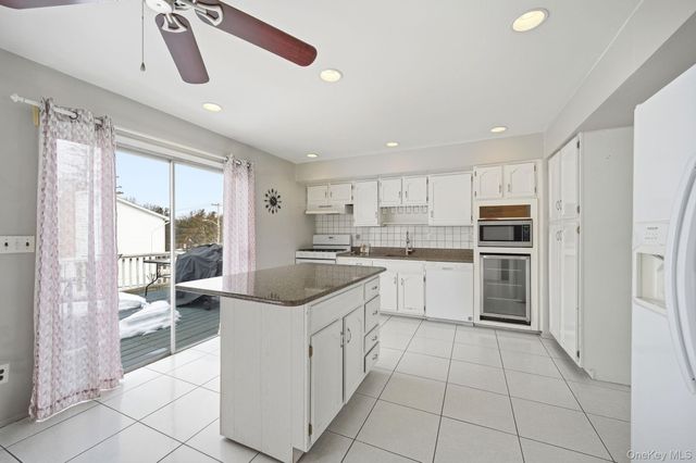 40 Pittsford Way, Nanuet, NY 10954