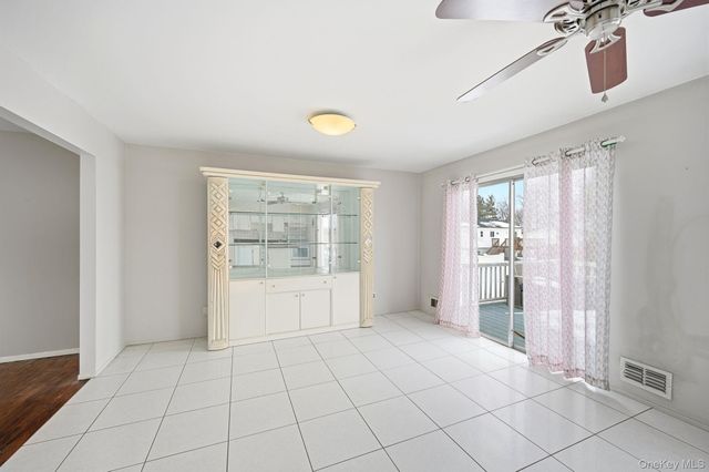 40 Pittsford Way, Nanuet, NY 10954