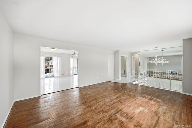 40 Pittsford Way, Nanuet, NY 10954