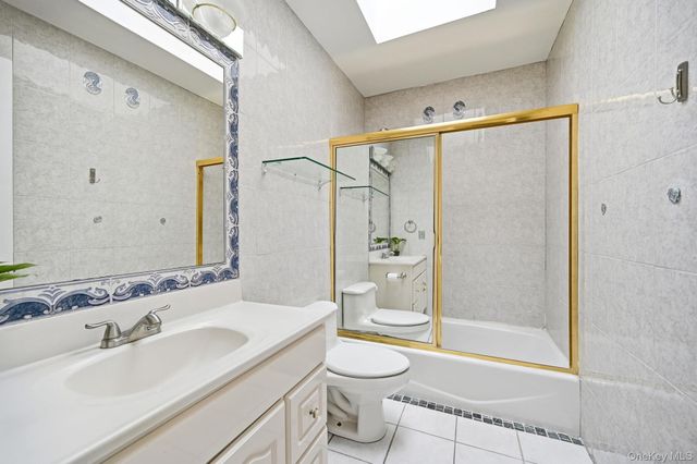 40 Pittsford Way, Nanuet, NY 10954