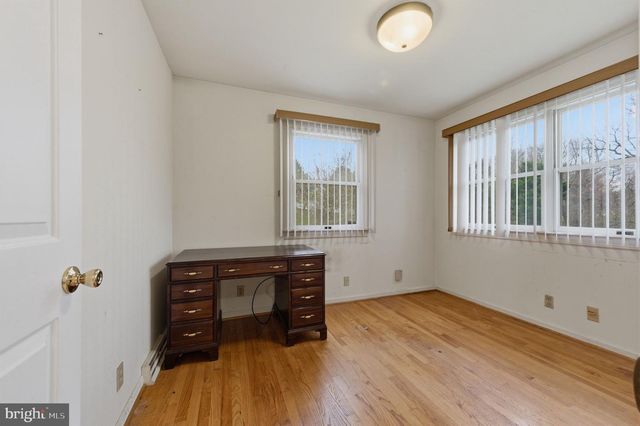 24 HAILEYS TRL, Newark, DE 19711