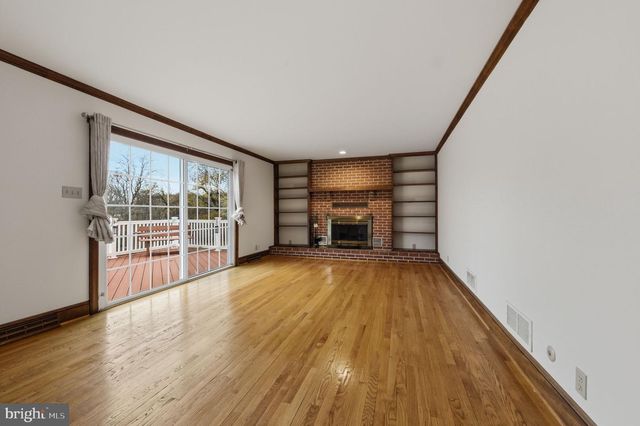 24 HAILEYS TRL, Newark, DE 19711