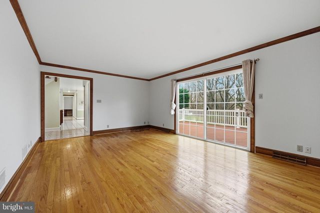 24 HAILEYS TRL, Newark, DE 19711