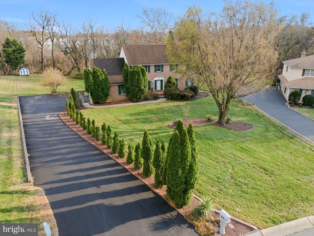 24 HAILEYS TRL, Newark, DE 19711