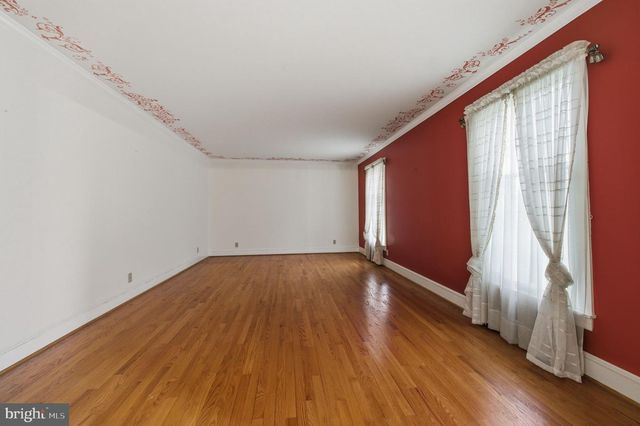 24 HAILEYS TRL, Newark, DE 19711