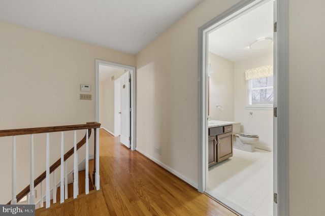 24 HAILEYS TRL, Newark, DE 19711