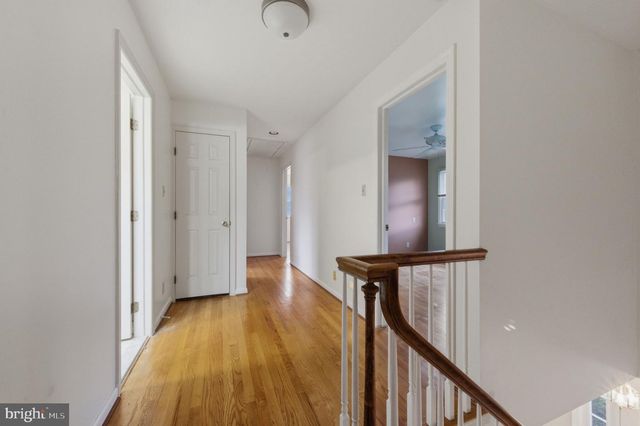 24 HAILEYS TRL, Newark, DE 19711