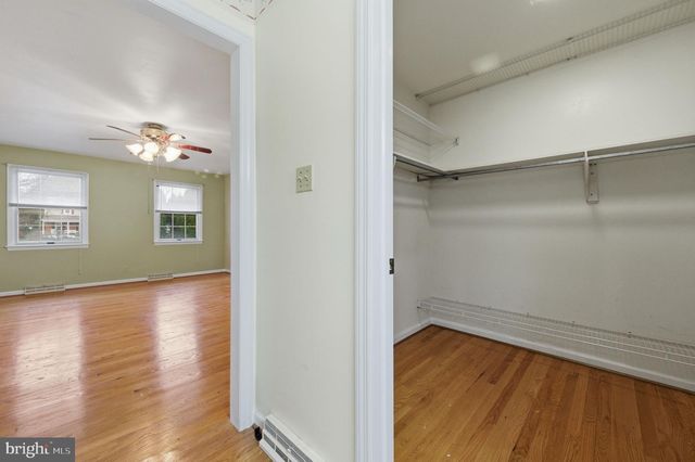 24 HAILEYS TRL, Newark, DE 19711