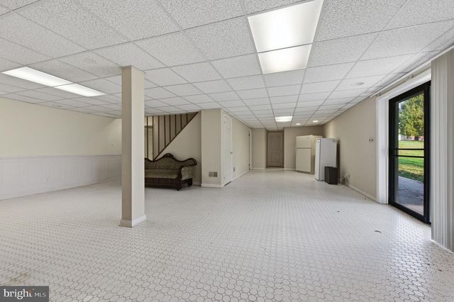 24 HAILEYS TRL, Newark, DE 19711